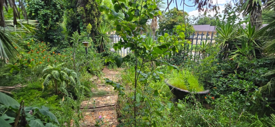 6 Bedroom Property for Sale in Wilkeville North West